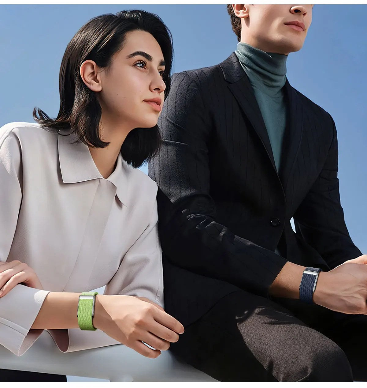 Couple portant les bracelets Pulsoo