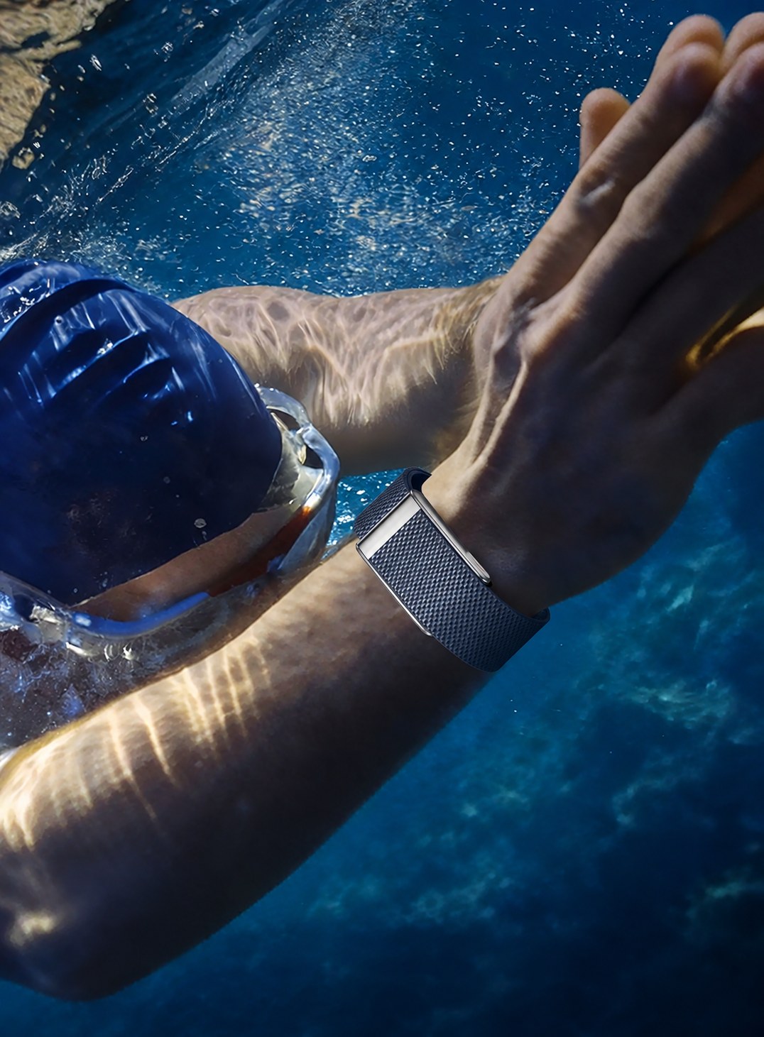 Nageur portant le bracelet Pulsoo étanche